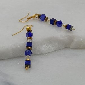 ✔️NWOT Violet Blue Gold Hanging Beaded Earrings